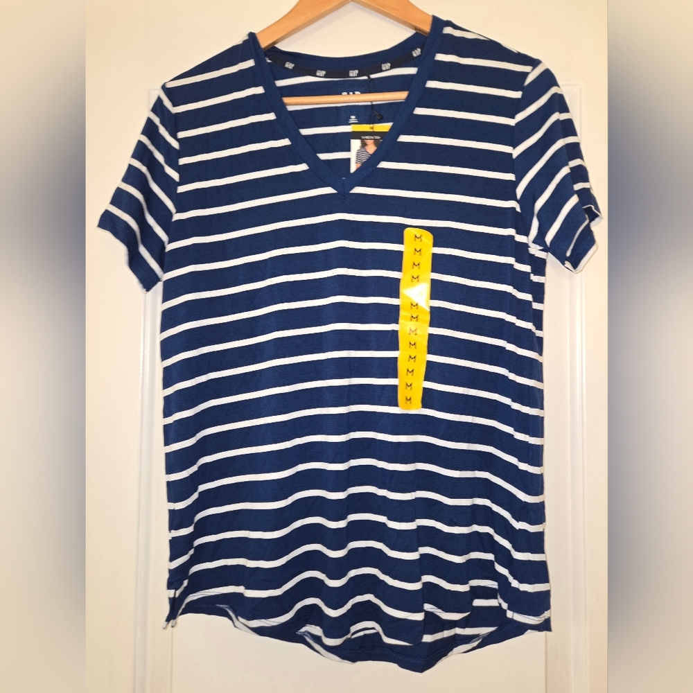 NWT GAP Women's Navy Striped Short Sleeved Tee Size M